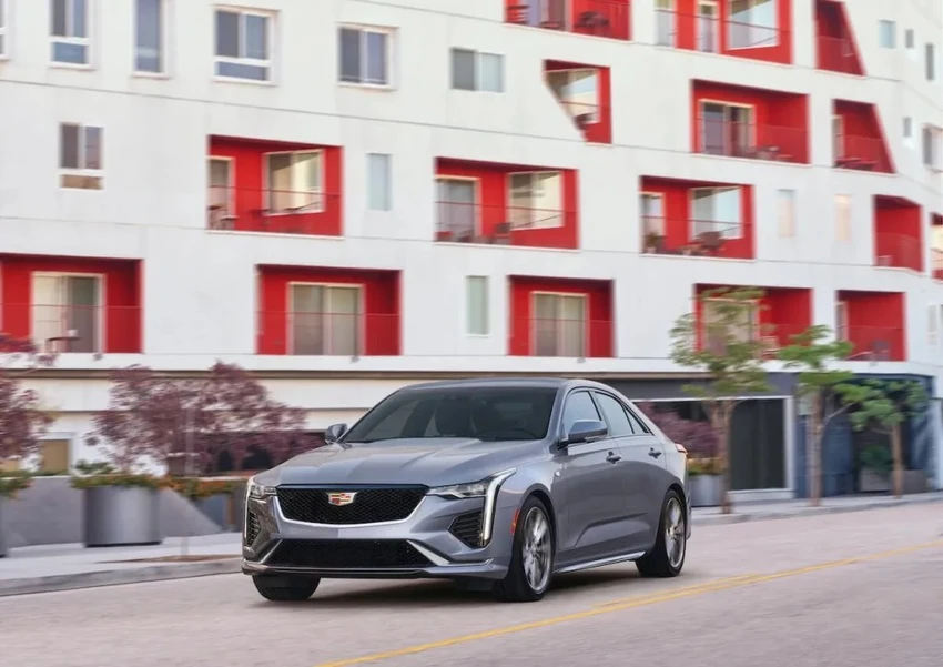 Cadillac CT4 2021 có giá trung bình gần 890 triệu đồng. Ảnh: Motorbiscuit. Cadillac CT4 2021 có giá trung bình gần 890 triệu đồng. Ảnh: Motorbiscuit.