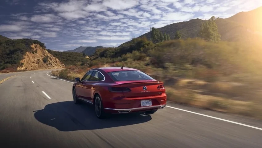 Volkswagen Arteon 2021 có giá trung bình hơn 780 triệu đồng. Ảnh: Motorbiscuit. Volkswagen Arteon 2021 có giá trung bình hơn 780 triệu đồng. Ảnh: Motorbiscuit.