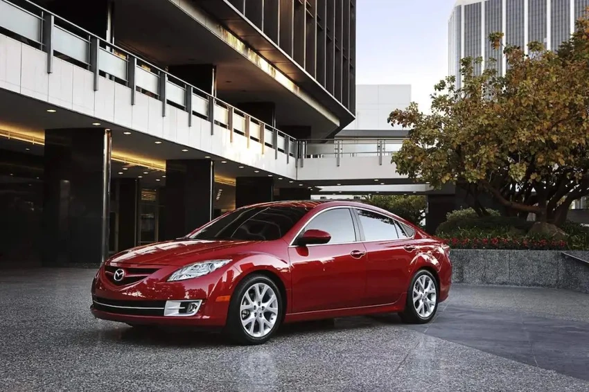 Mazda6 đời 2009 bị hỏng động cơ. Ảnh: Motorbiscuit. Mazda6 đời 2009 bị hỏng động cơ. Ảnh: Motorbiscuit.