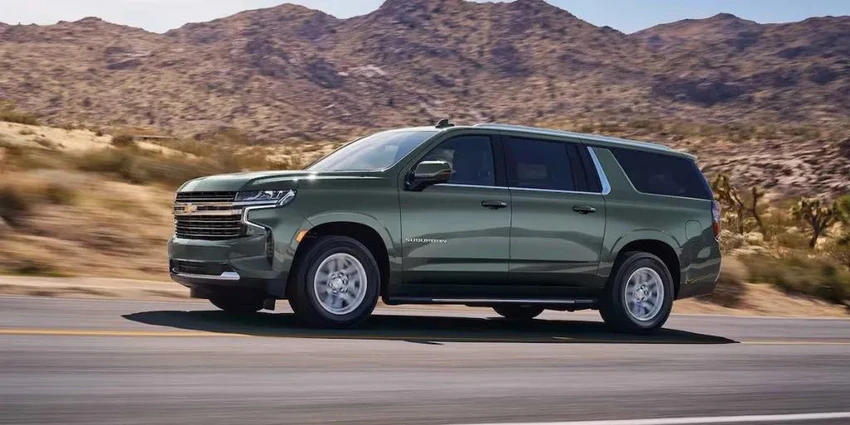 Chevy Suburban 2023. Ảnh: Motorbiscuit. Chevy Suburban 2023. Ảnh: Motorbiscuit.