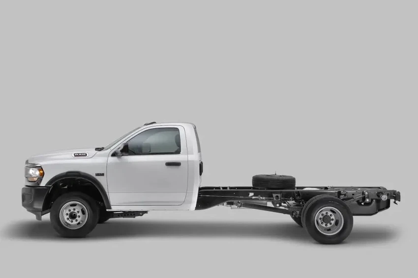 Ram 400. Ảnh: Motorbiscuit. Ram 400. Ảnh: Motorbiscuit.