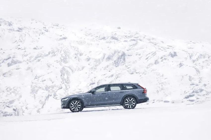 Volvo V90 Cross Country. Ảnh: Motorbiscuit.