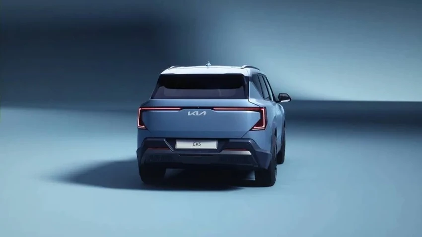 Chiếc xe dài khoảng 182 inch, rộng 74 inch và cao 68 inch (4,6 m, 1,9 và 1,72 m). Ảnh: Motorauthority. Chiếc xe dài khoảng 182 inch, rộng 74 inch và cao 68 inch (4,6 m, 1,9 và 1,72 m). Ảnh: Motorauthority.