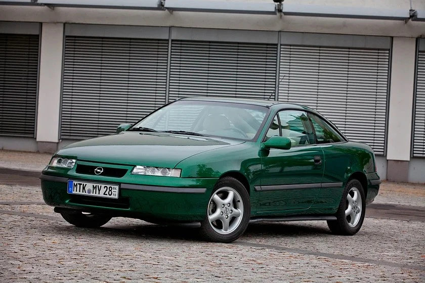 Opel Calibra. Ảnh: Carbuzz. Opel Calibra. Ảnh: Carbuzz.