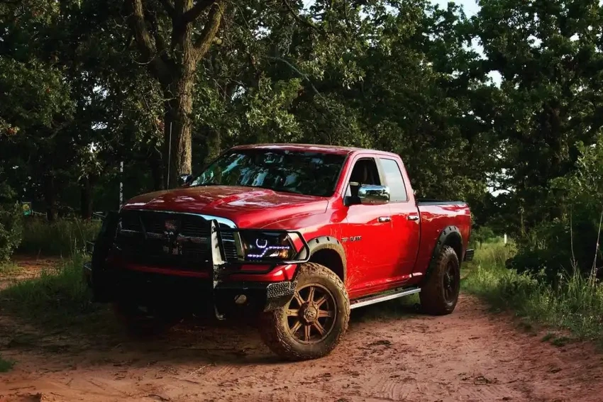 Ram 1500 đời 2013 đã qua sử dụng được niêm yết với giá trung bình là 18.011 USD (tương đương hơn 430 triệu đồng). Ảnh: Motorbiscuit. Ram 1500 đời 2013 đã qua sử dụng được niêm yết với giá trung bình là 18.011 USD (tương đương hơn 430 triệu đồng). Ảnh: Motorbiscuit.