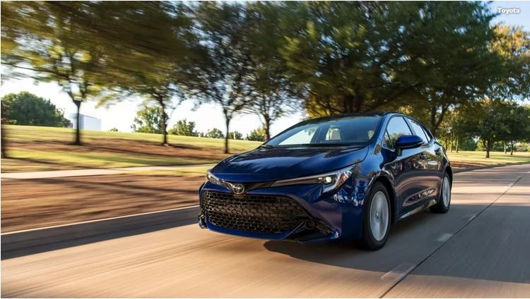 Corolla Hatchback SE 2023 có giá hơn 550 triệu đồng. Ảnh: Topspeed.