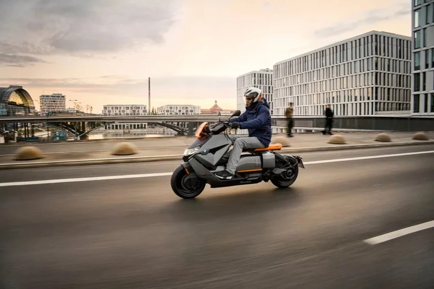 BMW- ngung- ban- tat-ca-cac- xe -chay- bang- xang-2.jpg