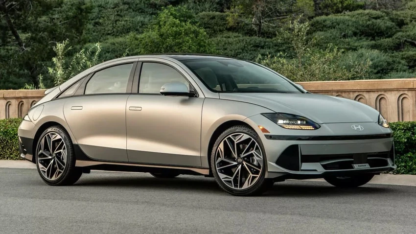 Hyundai-va-kia-giam-gia-xe-dien-8%-1.jpg