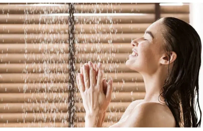 10 lợi ích sức khoẻ của việc tắm nước lạnh không phải ai cũng biết.jpg