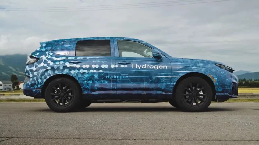 Honda CR-V FCEV có thể chạy bằng hydro hoặc điện, tùy bạn lựa chọn.jpg