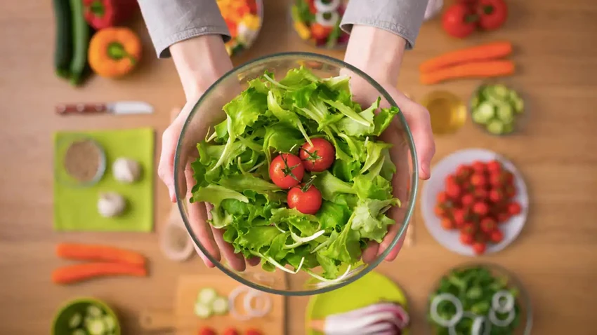 Chuyện gì sẽ xảy ra nếu bạn ăn quá nhiều muối và ít protein trong chế độ ăn uống.jpg
