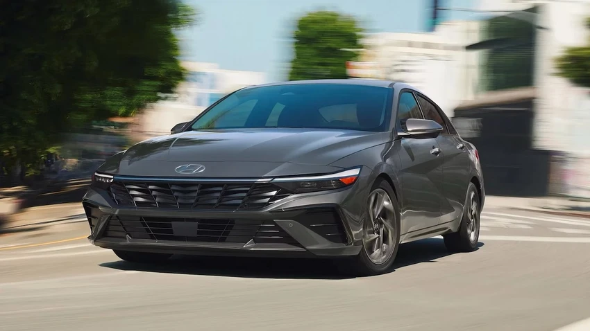 8 nhà sản xuất ô tô bắt chiếc hãng Toyota sản xuất mẫu xe lai.jpg