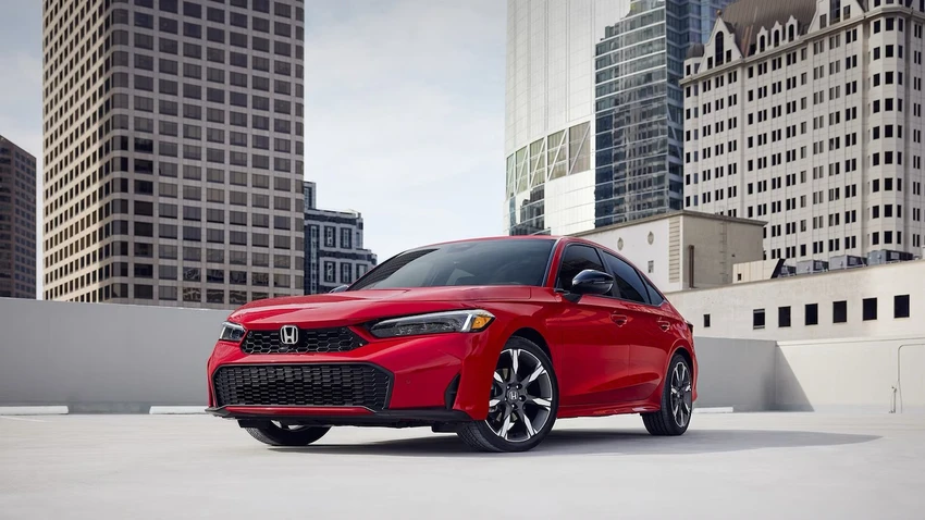 8 nhà sản xuất ô tô bắt chiếc hãng Toyota sản xuất mẫu xe lai.jpg