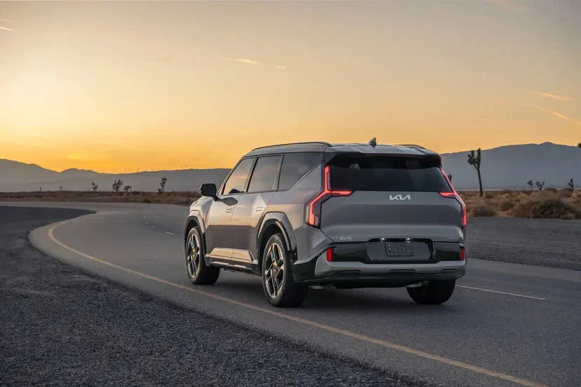 Kia công bố EV9 GT 2025 hiệu suất cao với tính năng chuyển số ảo.jpg