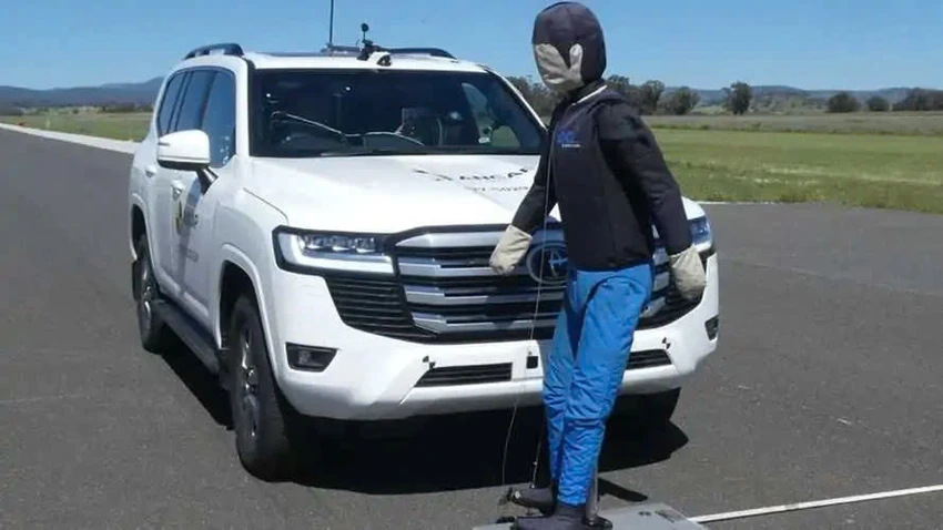 Xe gầm cao nguy hiểm hơn cho người đi bộ: Nghiên cứu mới của IIHS.jpg
