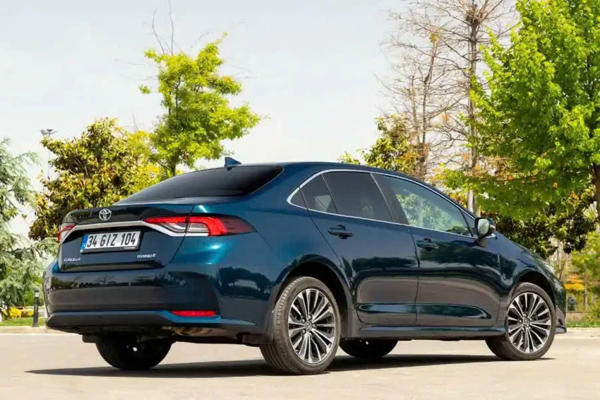 Xe hybrid giá bình dân: Tiết kiệm chi phí, bảo vệ môi trường.jpg