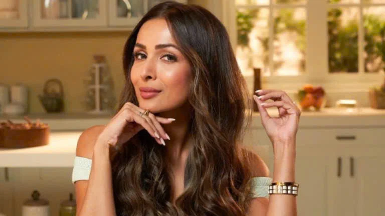 Hé lộ bí quyết ‘trẻ mãi không già’ của biểu tượng sắc đẹp Bollywood Malaika Arora.jpg