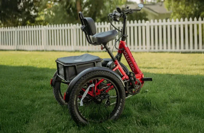 Velotric ra mắt xe ba bánh điện gấp gọn Triker, nhắm đến người cao tuổi.jpg