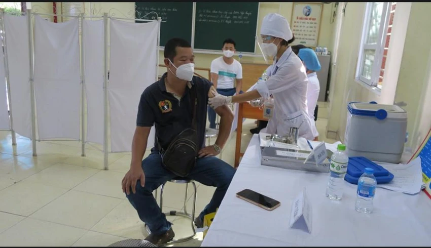 Ngành y tế TP Hải Phòng đang nỗ lực tiêm vaccine COVID-19 cho người dân. Ảnh CTV Ngành y tế TP Hải Phòng đang nỗ lực tiêm vaccine COVID-19 cho người dân. Ảnh CTV