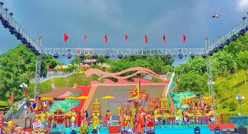 Quang cảnh Lễ khai hội Đền Cửa Ông, thành phố Cẩm Phả, tỉnh Quảng Ninh. Ảnh CTV