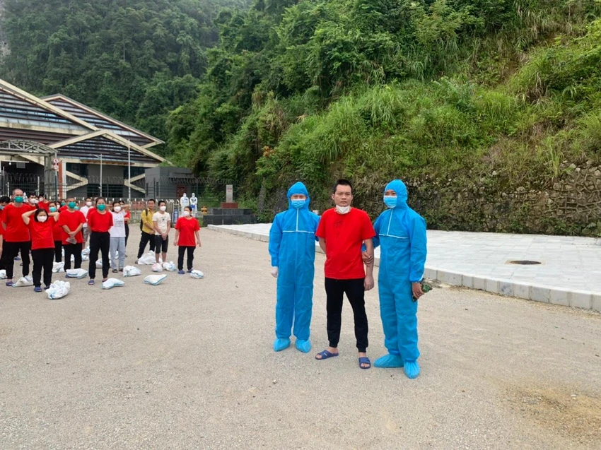 Bị can Hoàng Đình Hướng bị Công an tỉnh Bắc Giang truy nã về tội đánh bạc. Ảnh Nguyễn Tuân