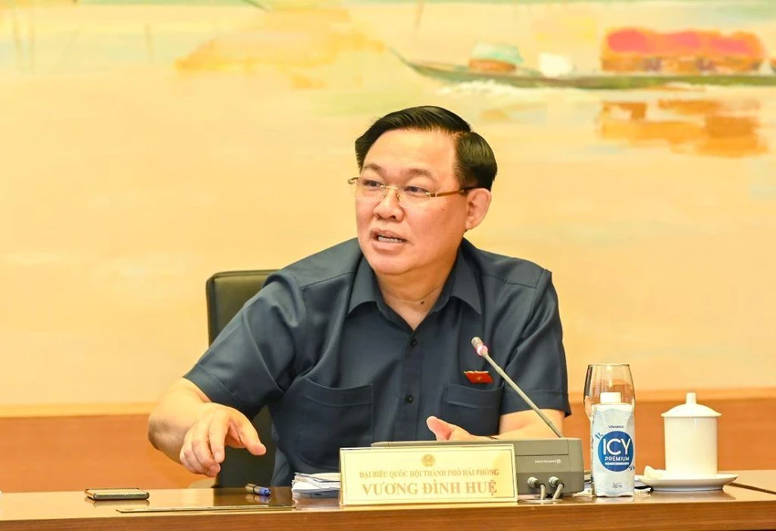 Chủ tịch QH Vương Đình Huệ băn khoăn việc có tiền không tiêu được.