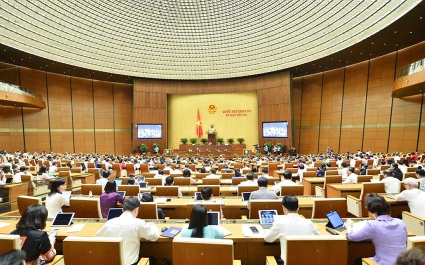 Quốc hội đang thảo luận về kinh tế - xã hội, xử lý nợ xấu... Nhiều ĐB nêu và đề nghị có giải pháp cho tình trạng móc ngoặc, bắt tay nhau không chỉ trong lĩnh vực đấu giá, bất động sản... Ảnh: QH Quốc hội đang thảo luận về kinh tế - xã hội, xử lý nợ xấu... Nhiều ĐB nêu và đề nghị có giải pháp cho tình trạng móc ngoặc, bắt tay nhau không chỉ trong lĩnh vực đấu giá, bất động sản... Ảnh: QH