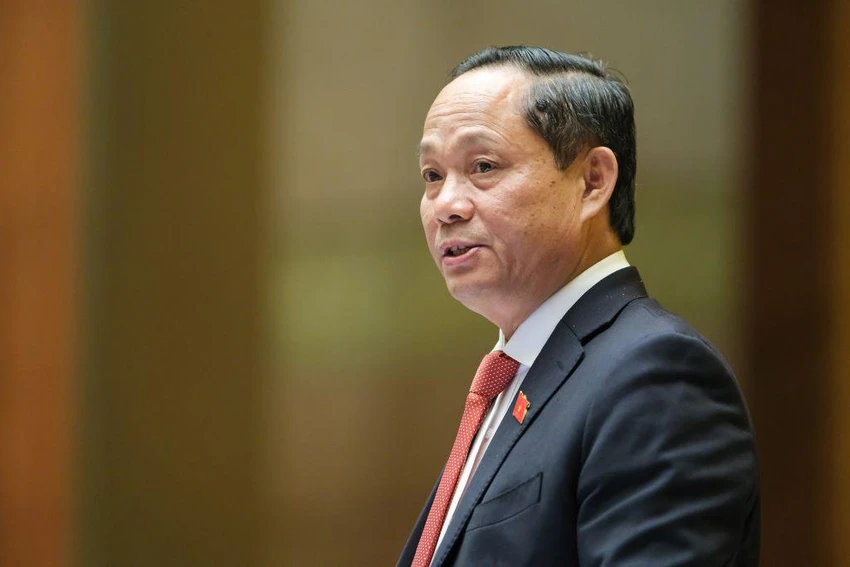 Phó Chủ tịch QH Trần Quang Phương thông báo với QH việc Trung ương triệu tập Hội nghị bất thường chiều 6-6. Phó Chủ tịch QH Trần Quang Phương thông báo với QH việc Trung ương triệu tập Hội nghị bất thường chiều 6-6.