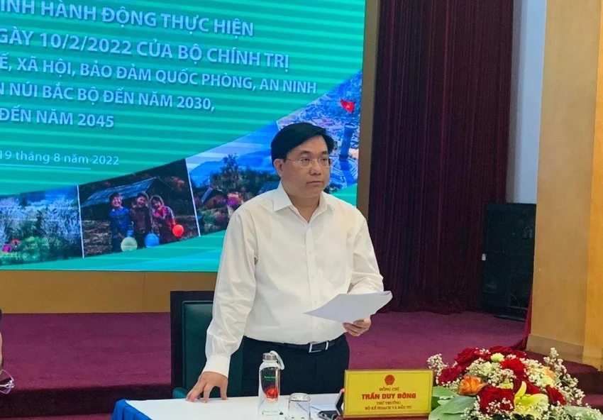Thứ trưởng Trần Duy Đông chủ trì họp báo sáng ngày 19-8. Ảnh: MPI