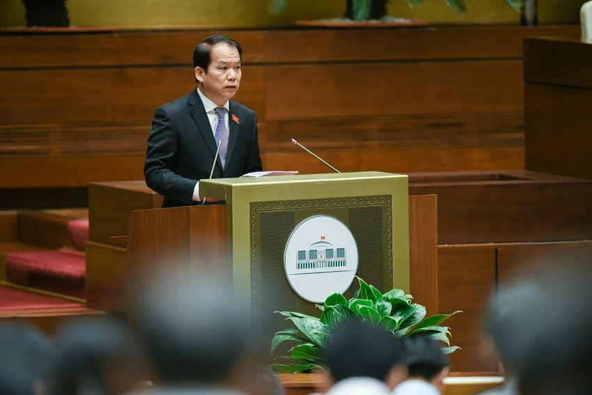 Chủ nhiệm Ủy ban Pháp luật Hoàng Thanh Tùng trình bày báo cáo giải trình, tiếp thu trước QH về Luật Thanh tra (sửa đổi). Ảnh: QH Chủ nhiệm Ủy ban Pháp luật Hoàng Thanh Tùng trình bày báo cáo giải trình, tiếp thu trước QH về Luật Thanh tra (sửa đổi). Ảnh: QH