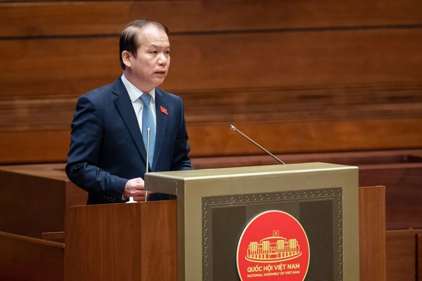 Chủ nhiệm Ủy ban Pháp luật Hoàng Thanh Tùng trình bày dự kiến chương trình xây dựng luật, pháp lệnh... trước Quốc hội. Ảnh: QH