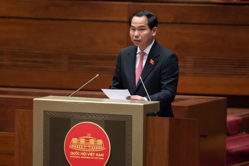 Chủ nhiệm Ủy ban Tài chính, Ngân sách Lê Quang Mạnh trình bày báo cáo thẩm tra dự thảo Nghị quyết đặc thù cho TP.HCM. Ảnh: QH