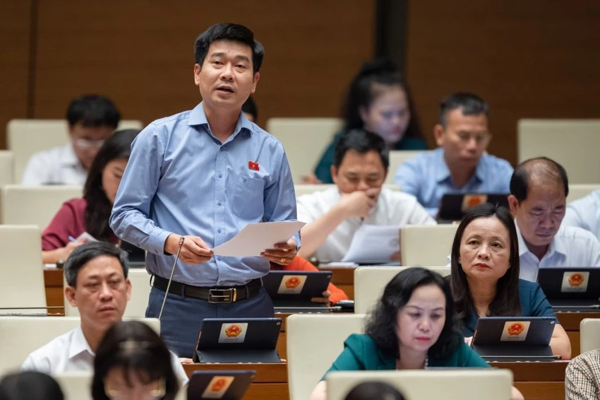 ĐB Lê Thanh Hoàn nói việc thực hiện chính sách NƠXH còn cách rất xa mục tiêu. Ảnh: QH ĐB Lê Thanh Hoàn nói việc thực hiện chính sách NƠXH còn cách rất xa mục tiêu. Ảnh: QH