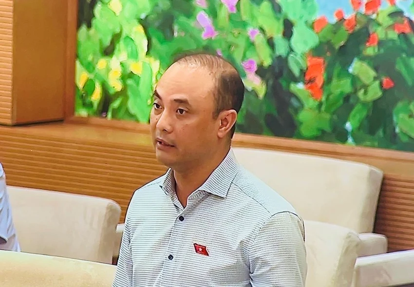Phó Chủ nhiệm Ủy ban Khoa học, Công nghệ và Môi trường của QH Nguyễn Phương Tuấn thông tin về hồ Ka Pét. Ảnh: CHÂN LUẬN Phó Chủ nhiệm Ủy ban Khoa học, Công nghệ và Môi trường của QH Nguyễn Phương Tuấn thông tin về hồ Ka Pét. Ảnh: CHÂN LUẬN