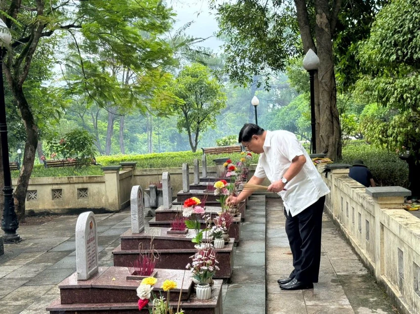 nguyen-chi-dung-nghia-trang-cong-vien-1.jpg
