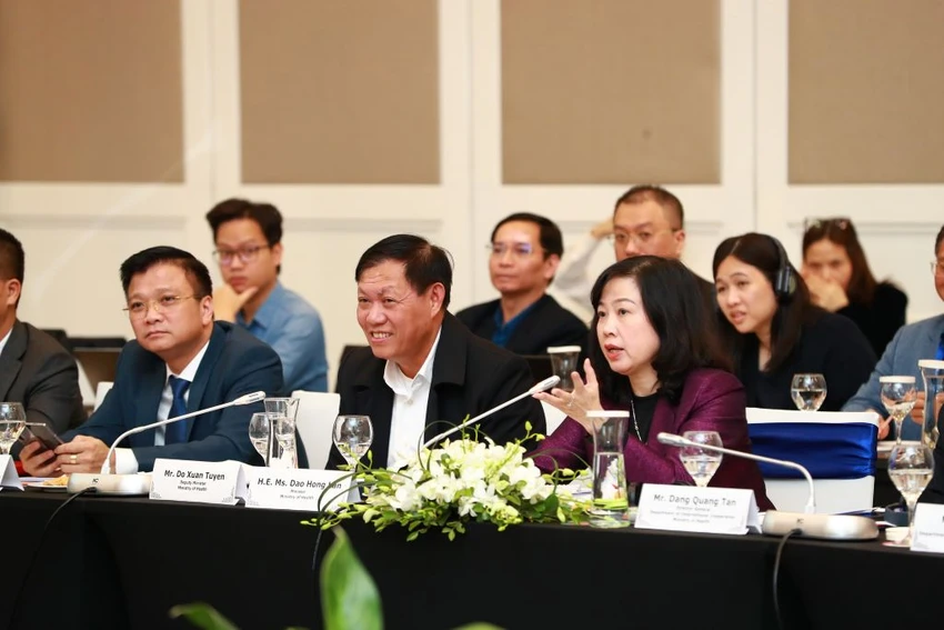 Bộ trưởng Đào Hồng lan