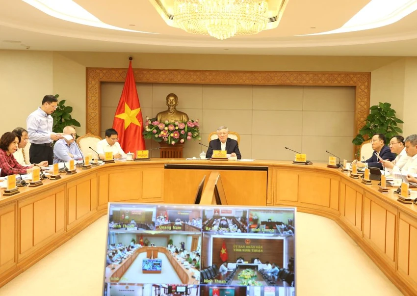 nguyen-hoa-binh-nltt-canh.jpg