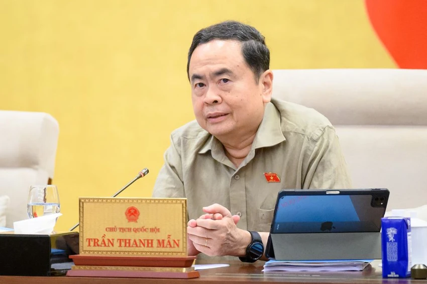 Chủ tịch Quốc hội Trần Thanh Mẫn nói cần căn cứ tình hình sáp nhập tỉnh - thành, xã để đưa ra tiêu chí phân bổ định mức chi thường xuyên NSNN. Ảnh: QH