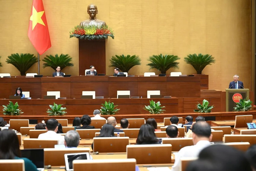 quoc-hoi-nguyen-hoa-binh-toan-canh.jpg