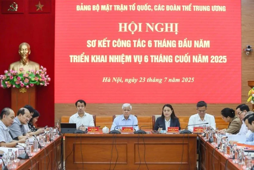 tiep-tuc-tinh-gon-mttq.jpg