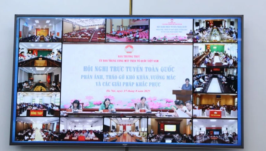 bo-chinh-tri-nguyen-thi-thu-ha-hop.jpg