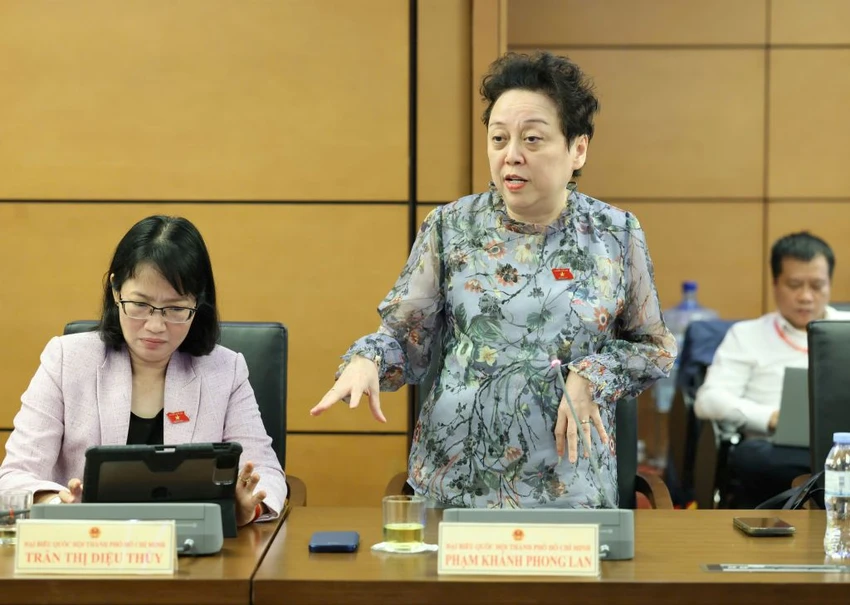 pham-khanh-phong-lan.jpg