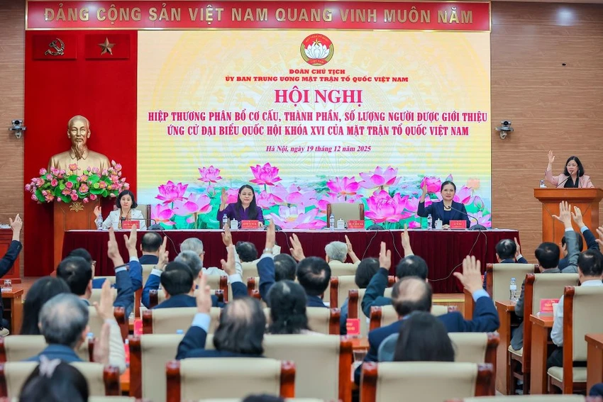 nguoi-khuyet-tat-minh-hoai-bieu-quyet.jpg