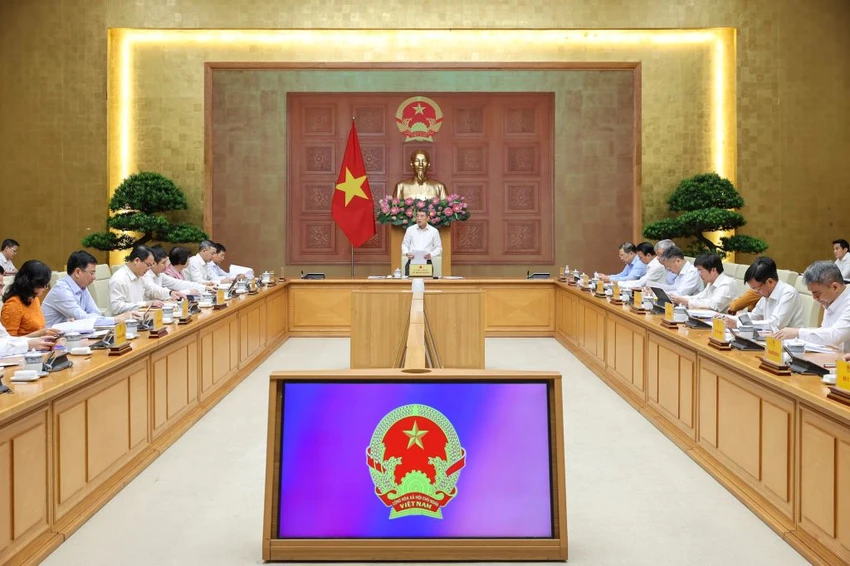 thu-tuong-le-minh-hung-canh.jpg