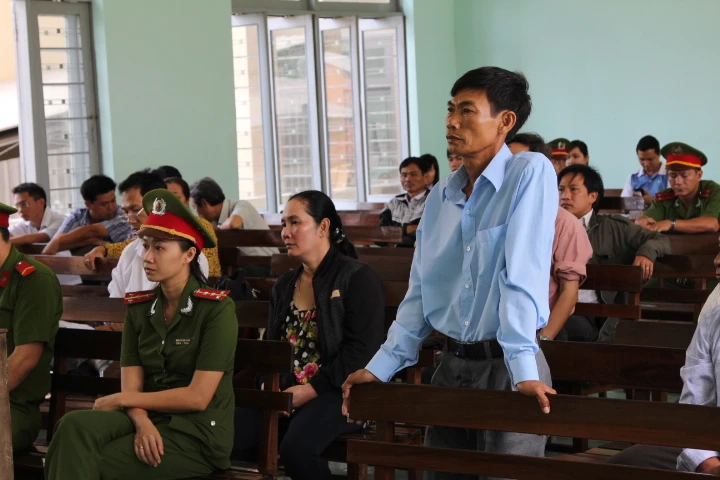 Tuyên án vụ kỳ án trộm dê: Bị cáo được giảm nhẹ hình phạt ảnh 8 Tuyên án vụ kỳ án trộm dê: Bị cáo được giảm nhẹ hình phạt ảnh 8