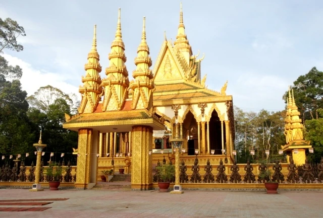 đại gia, Trầm Bê, chùa Vàm Ray đại gia, Trầm Bê, chùa Vàm Ray