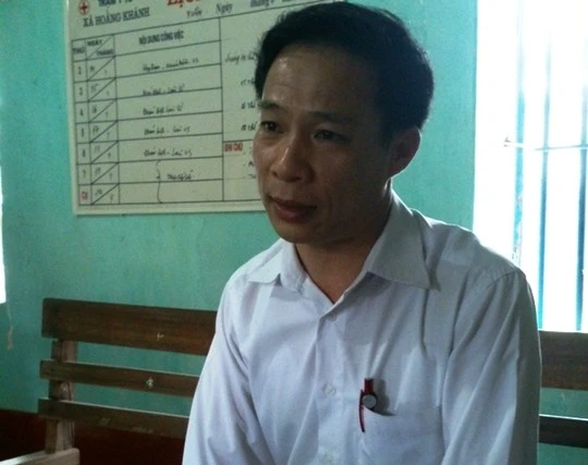 Ông Nguyễn Hữu Dũng, Trạm trưởng Trạm Y tế xã Hoằng Khánh, phủ nhận tố cáo của gia đình nạn nhân cho rằng anh Lê Văn Lãi tử vong bất thường là do ông điều trị Ông Nguyễn Hữu Dũng, Trạm trưởng Trạm Y tế xã Hoằng Khánh, phủ nhận tố cáo của gia đình nạn nhân cho rằng anh Lê Văn Lãi tử vong bất thường là do ông điều trị