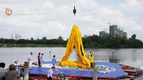 Chú vịt vàng khổng lồ đã tới Việt Nam ảnh 3