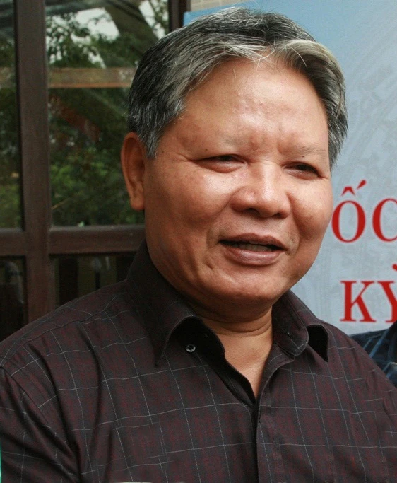 Tòa án phải bỏ “giấy phép con” gây khó nhà báo ảnh 1 Tòa án phải bỏ “giấy phép con” gây khó nhà báo ảnh 1