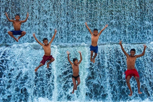 Chùm ảnh tuyệt đẹp về tuổi thơ của trẻ em trên toàn thế giới ảnh 28